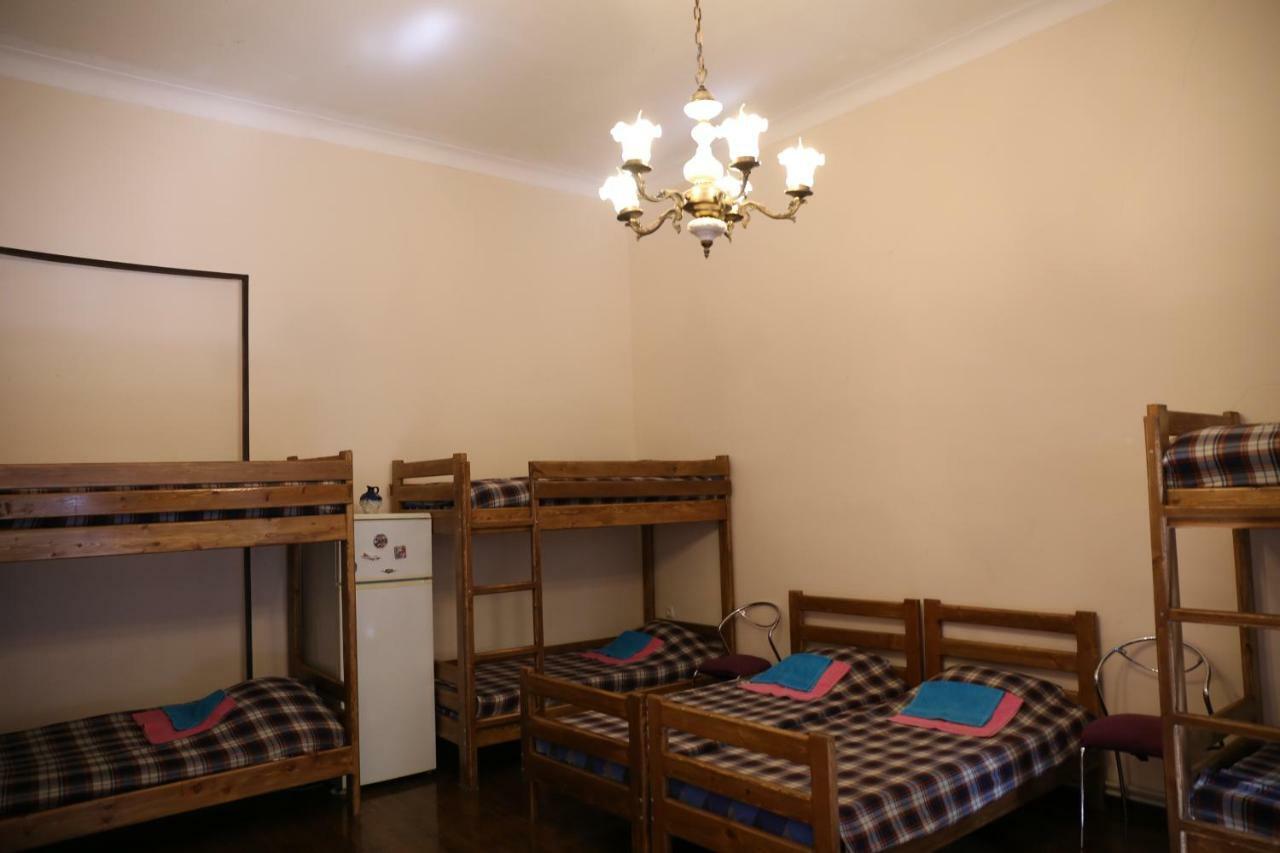 Private Rooms In The City Center - Chonqadze 9 第比利斯 外观 照片